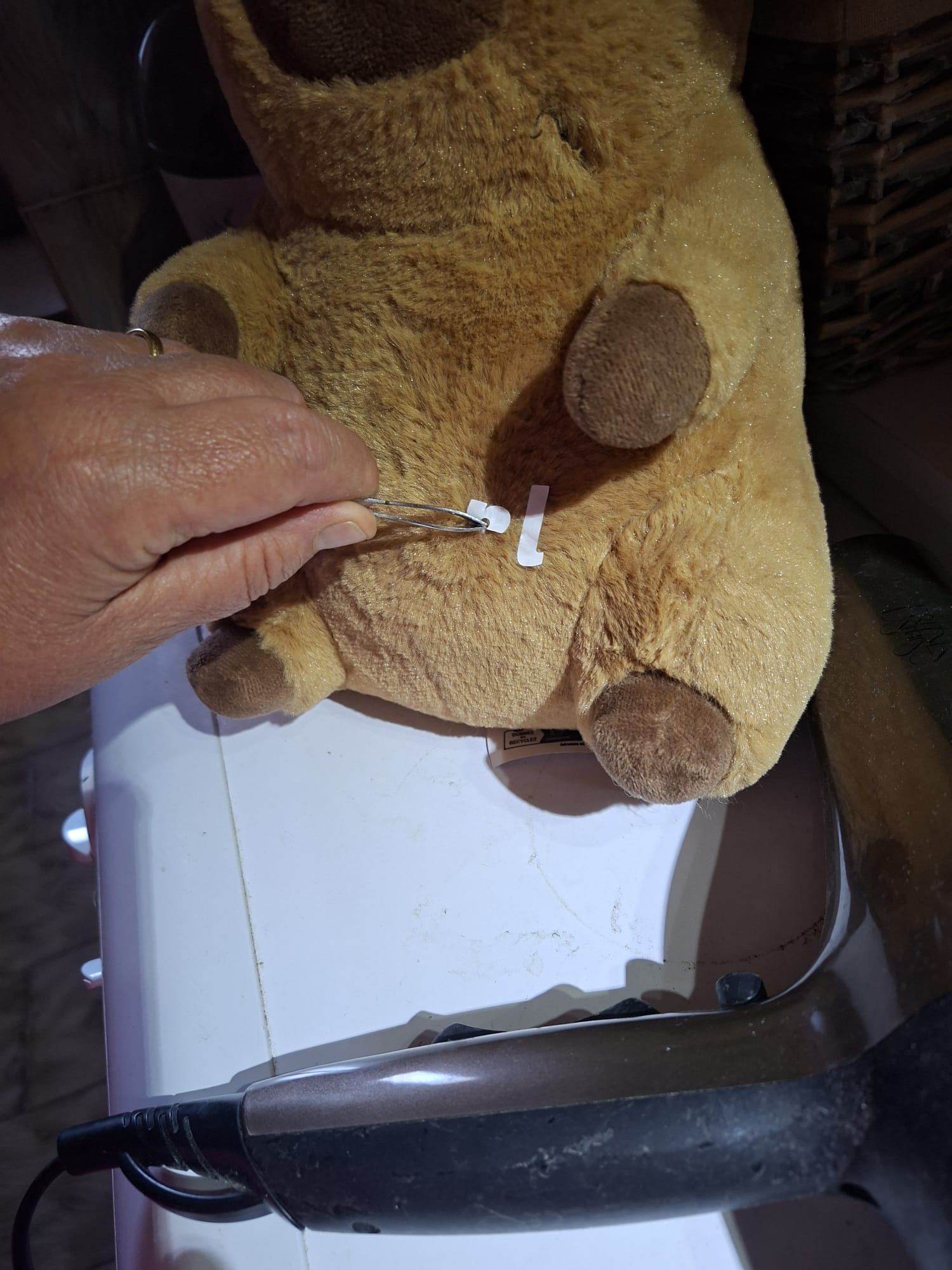 Pince à épiler pour enlever les derniers morceaux